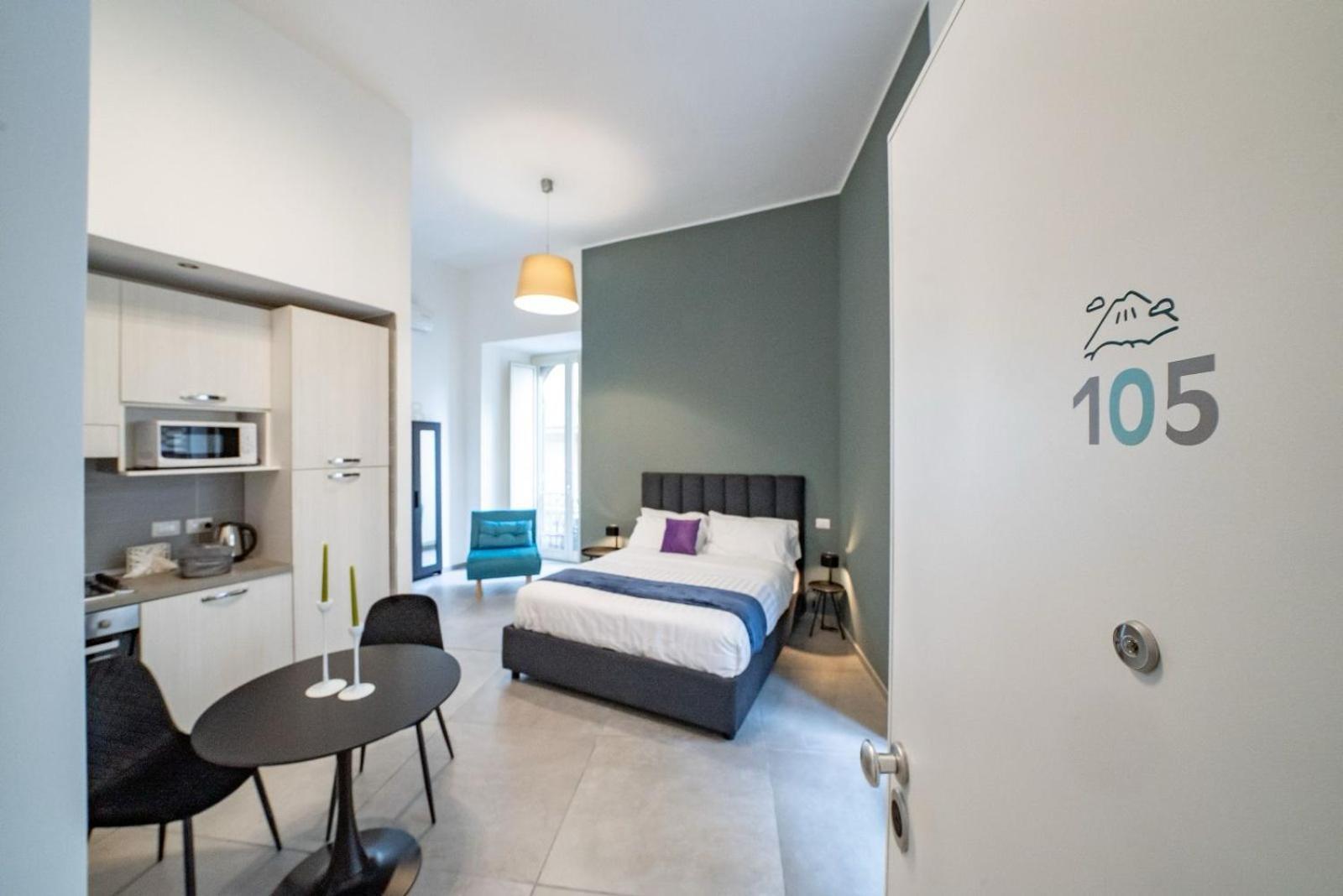 Bovio Boutique Studio Apartment نابولي الغرفة الصورة