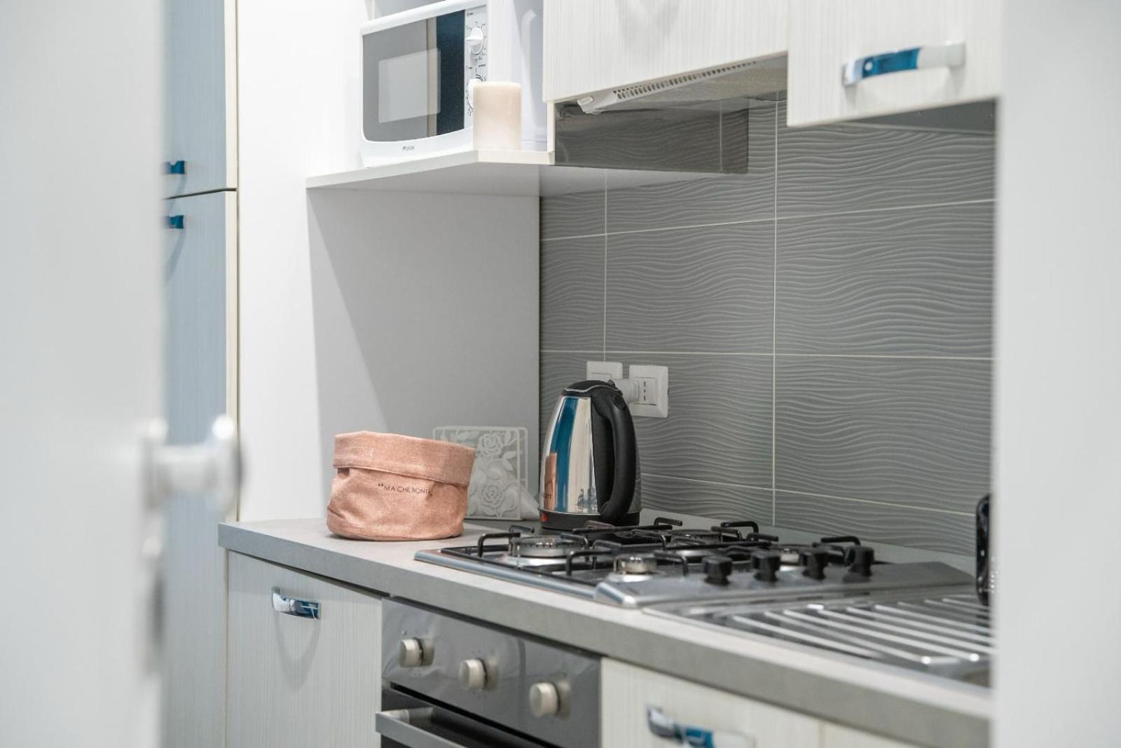 Bovio Boutique Studio Apartment نابولي الغرفة الصورة